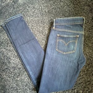 Levi’s Slight Curve Jeans